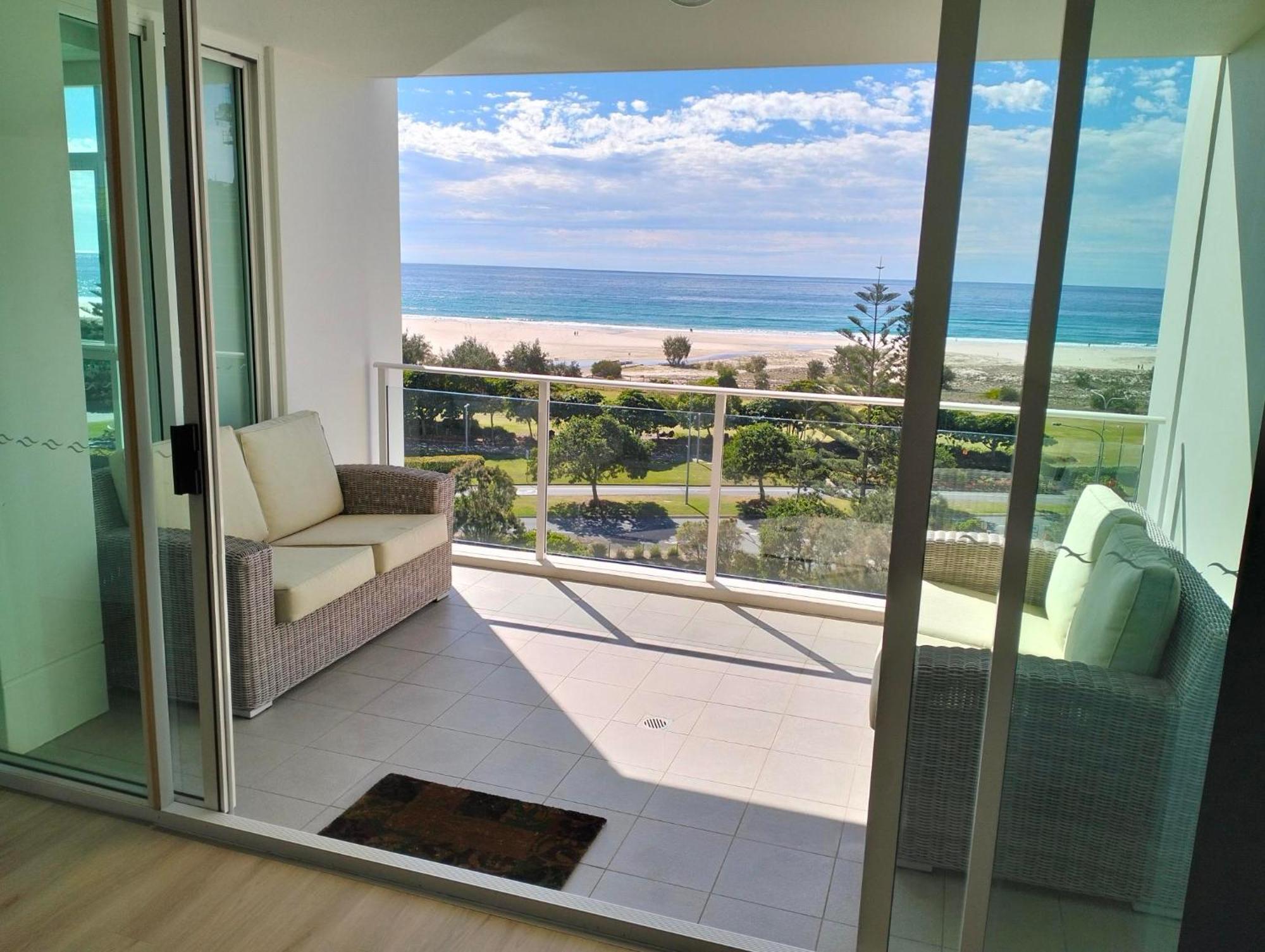 Kirra Surf Apartments Gold Coast Eksteriør billede