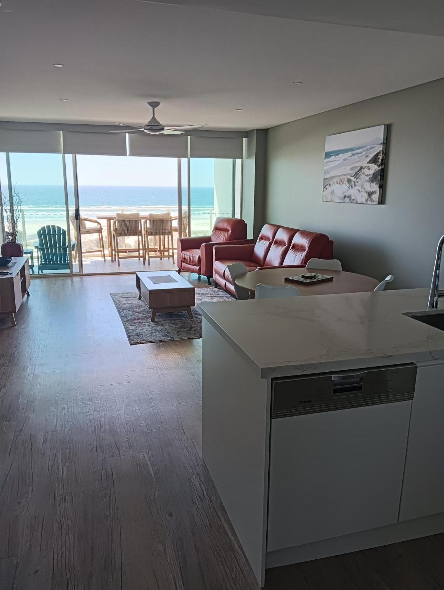 Kirra Surf Apartments Gold Coast Eksteriør billede