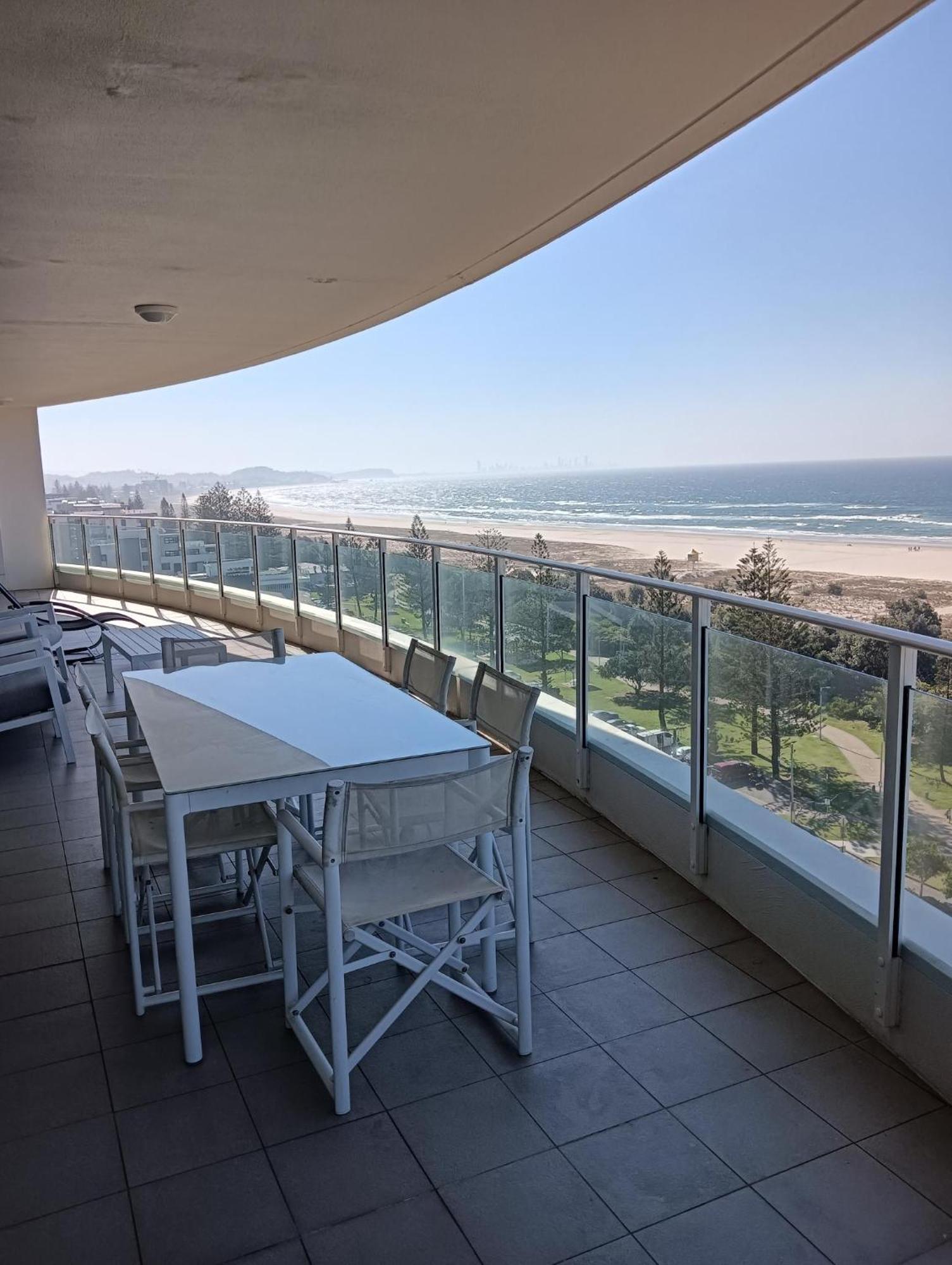 Kirra Surf Apartments Gold Coast Eksteriør billede