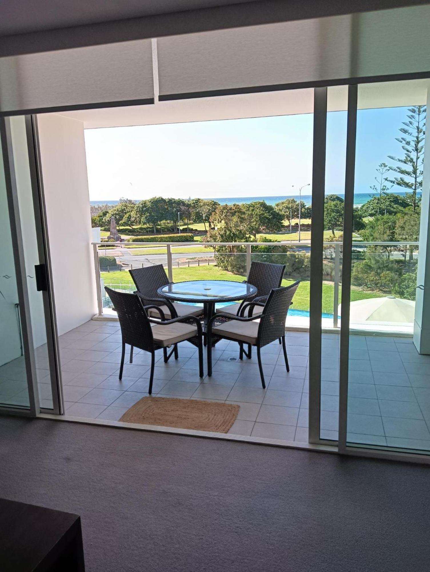 Kirra Surf Apartments Gold Coast Eksteriør billede